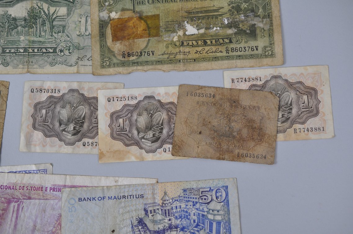 Assortment of Old Banknotes, photo 16 of 19