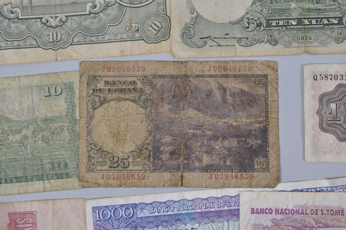Assortment of Old Banknotes, photo 17 of 19