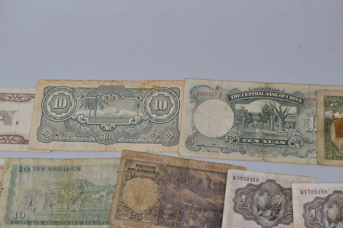 Assortment of Old Banknotes, photo 13 of 19