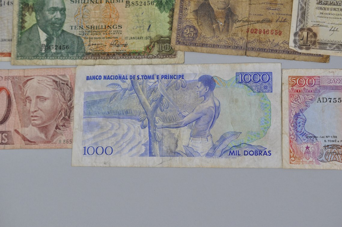Assortment of Old Banknotes, photo 4 of 19