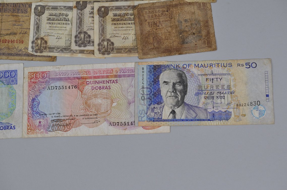 Assortment of Old Banknotes, photo 5 of 19