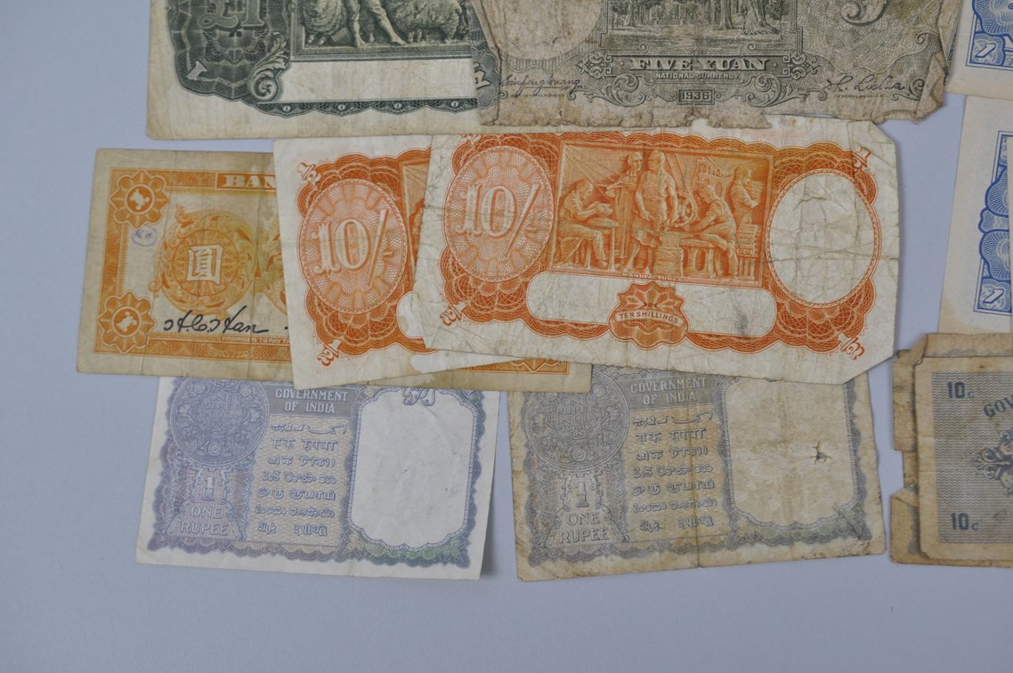 Assortment of Old Banknotes from the Pacific and World War Two, photo 12 of 20