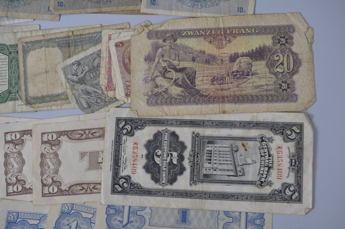 Assortment of Old Banknotes from the Pacific and World War Two, photo 17 of 20
