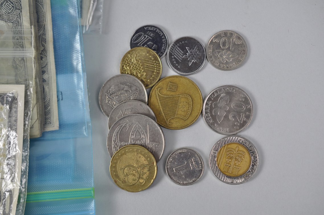 Large Assortment of Banknotes from Various Countries, photo 11 of 19
