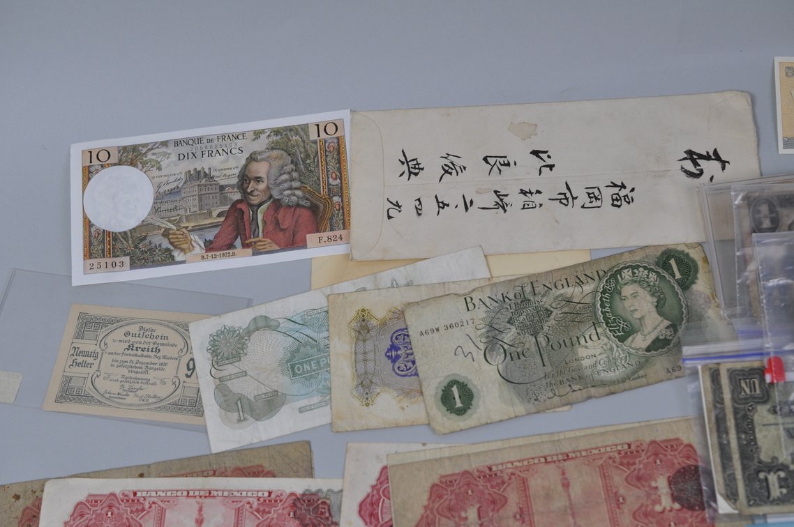Large Assortment of Banknotes from Various Countries, photo 14 of 19