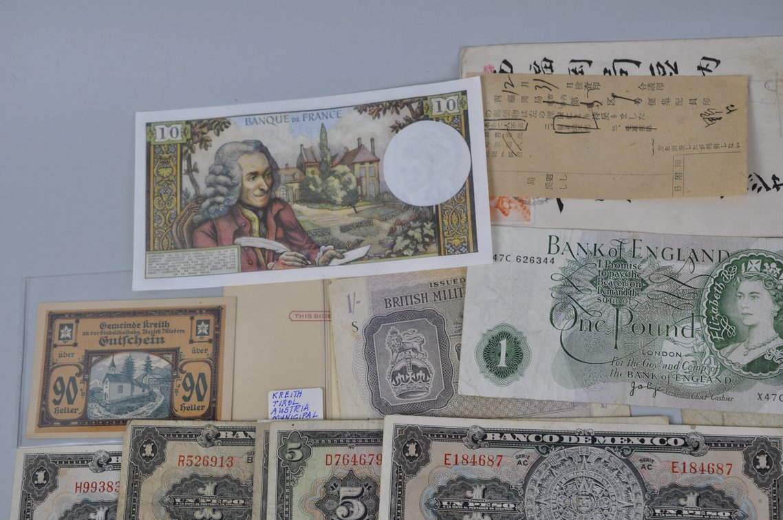 Large Assortment of Banknotes from Various Countries, photo 4 of 19