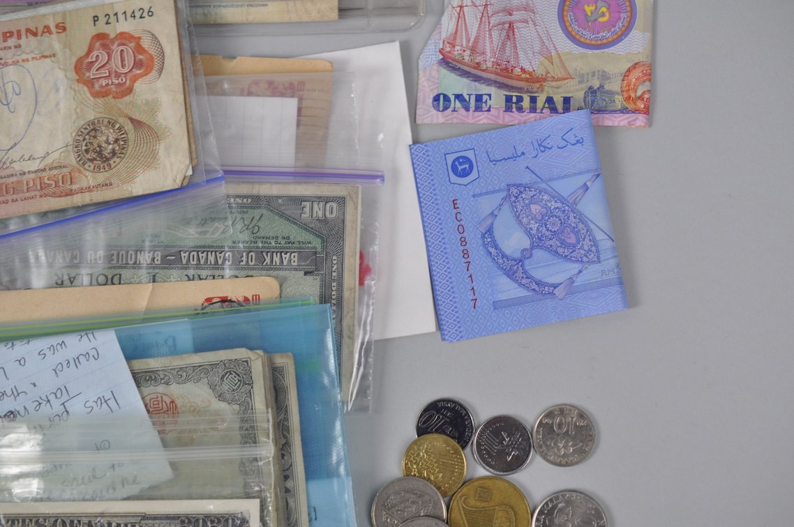 Large Assortment of Banknotes from Various Countries, photo 10 of 19