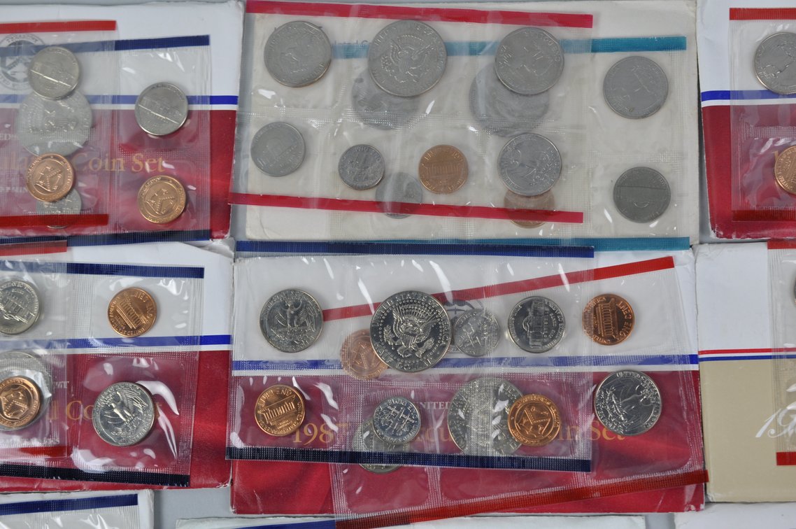 Uncirculated Coin Sets from the 1980s, photo 12 of 15