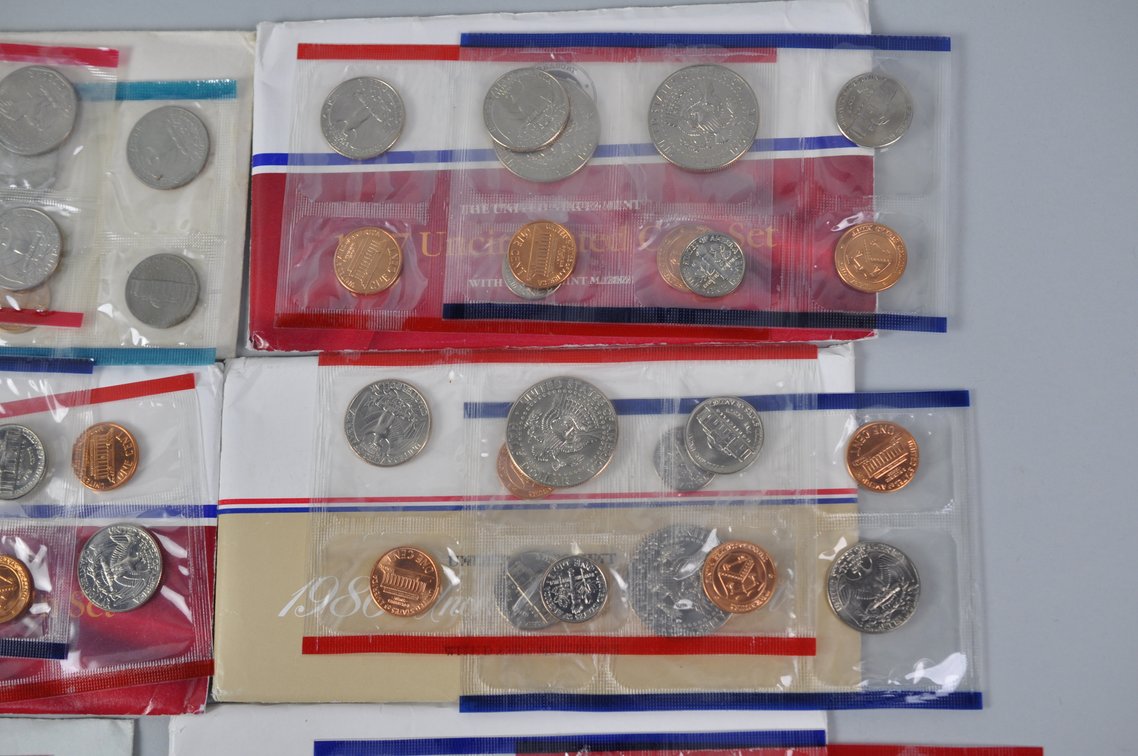 Uncirculated Coin Sets from the 1980s, photo 14 of 15