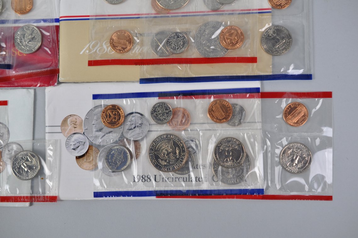 Uncirculated Coin Sets from the 1980s, photo 15 of 15