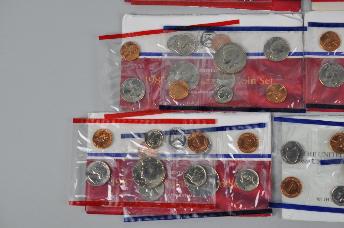 Uncirculated Coin Sets from the 1980s, photo 3 of 15
