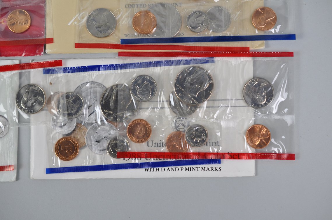 Uncirculated Coin Sets from the 1980s, photo 8 of 15