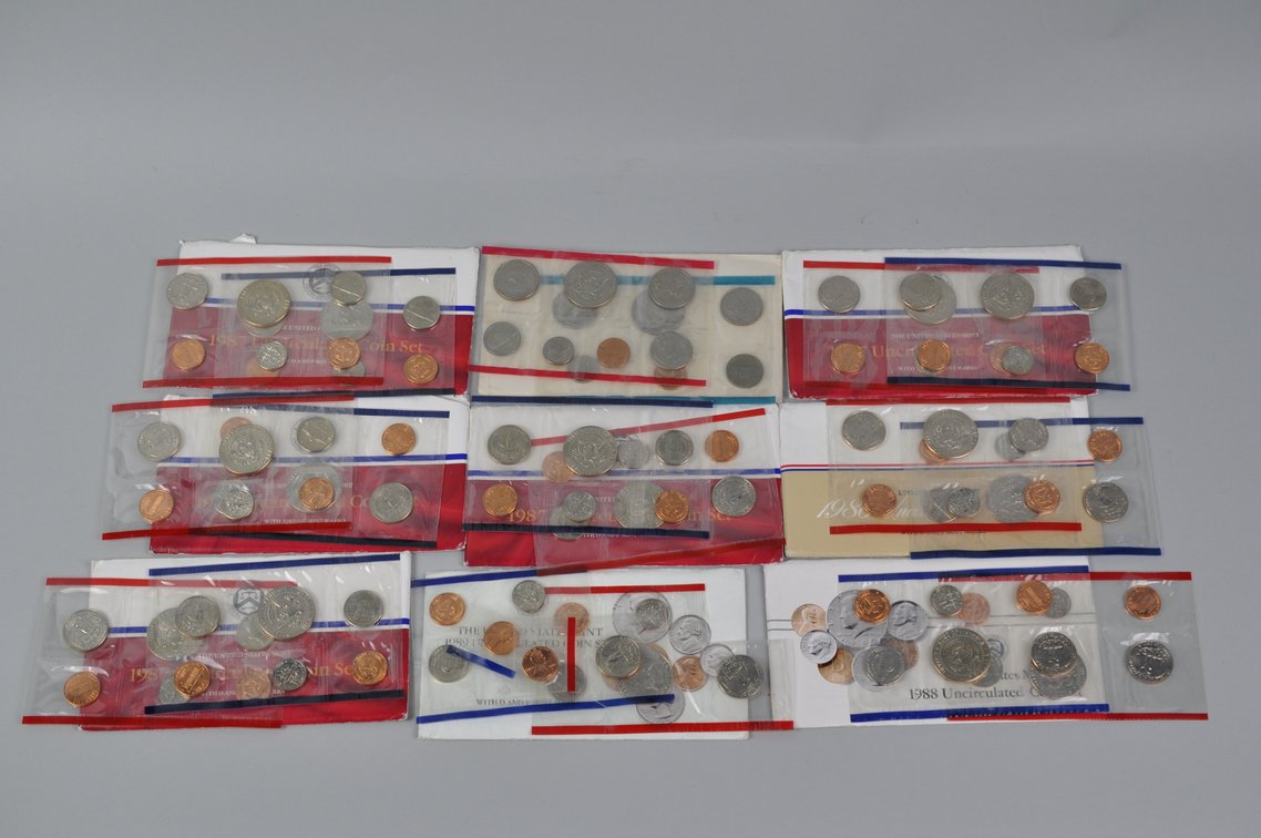 Uncirculated Coin Sets from the 1980s, photo 9 of 15