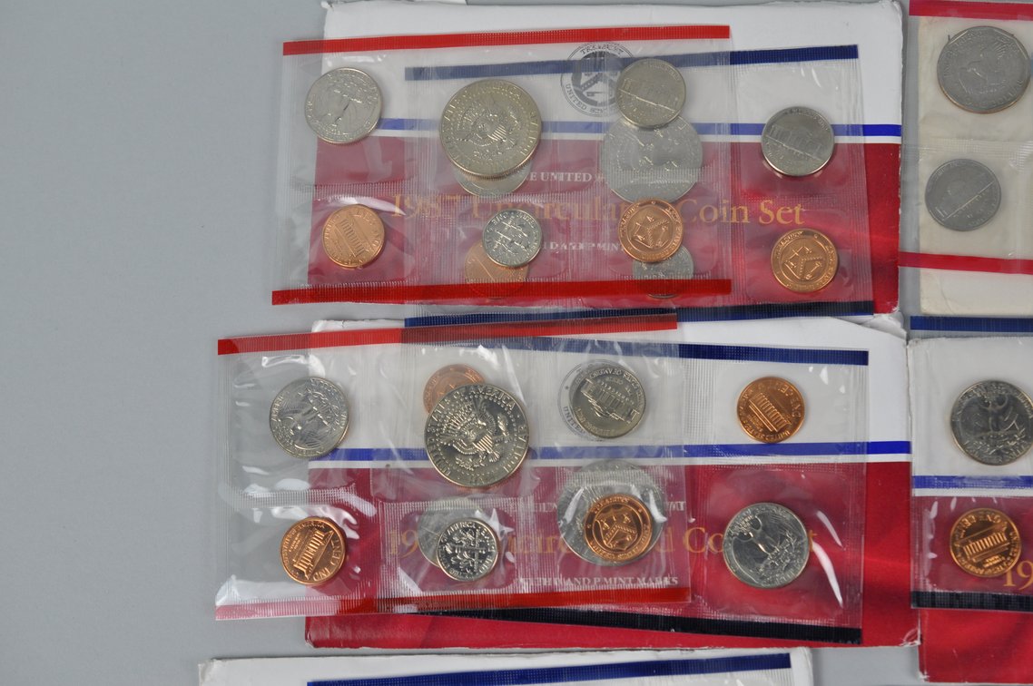 Uncirculated Coin Sets from the 1980s, photo 10 of 15