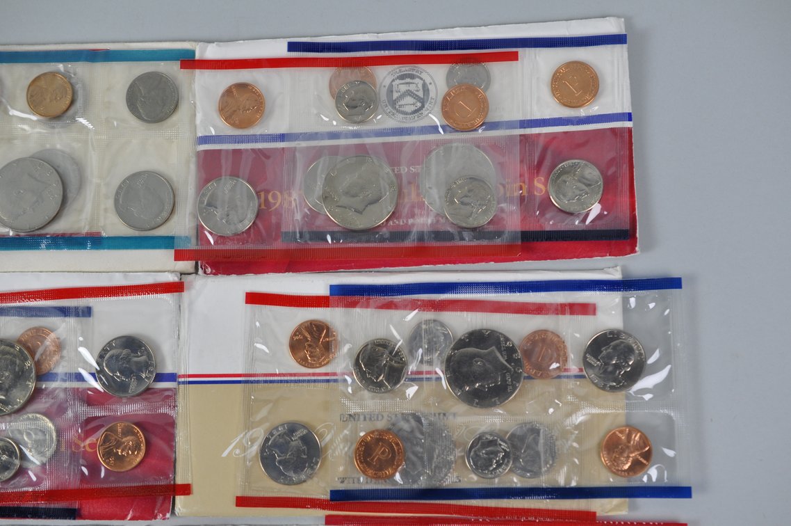 Uncirculated Coin Sets from the 1980s, photo 5 of 15