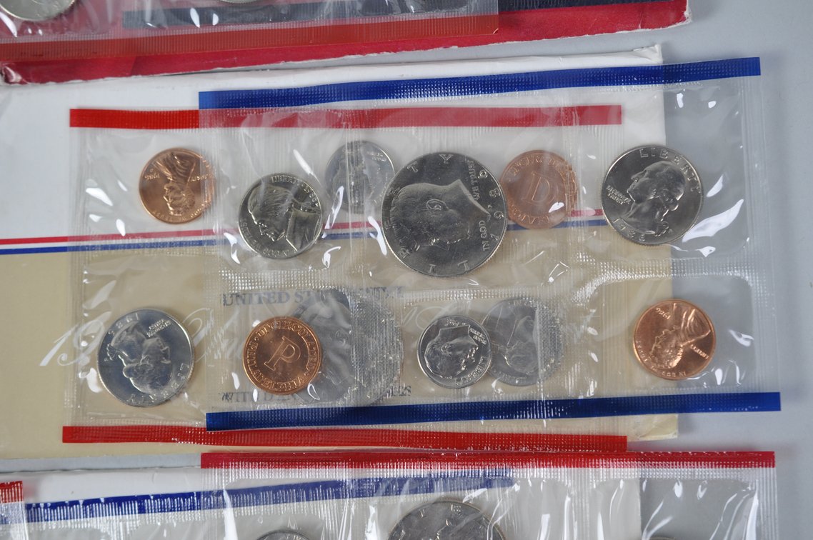 Uncirculated Coin Sets from the 1980s, photo 6 of 15