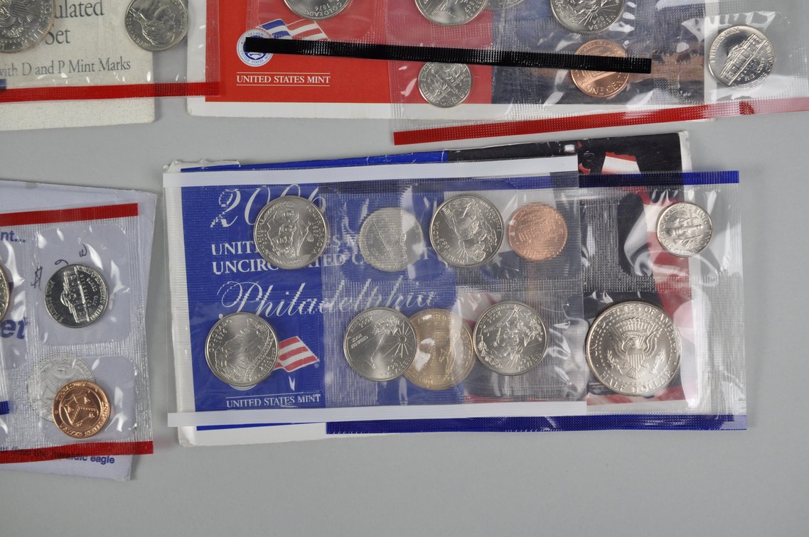 Uncirculated Modern Coin Sets, photo 16 of 17