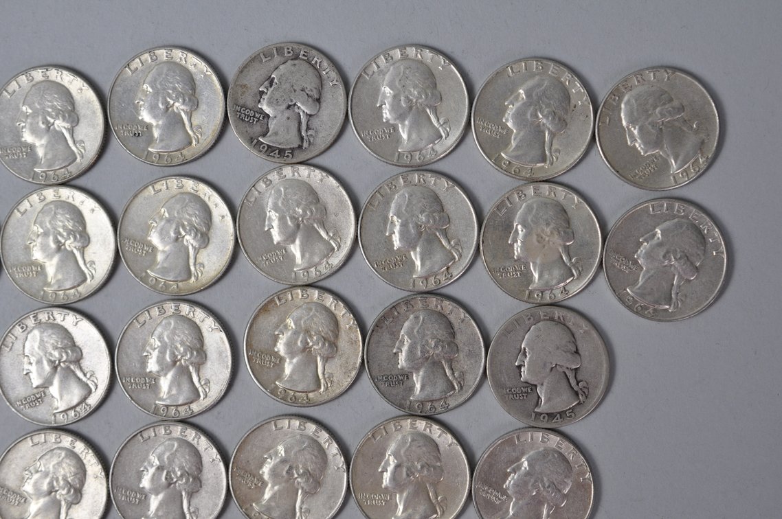 1945 and 1964 US Silver Quarters, photo 3 of 10