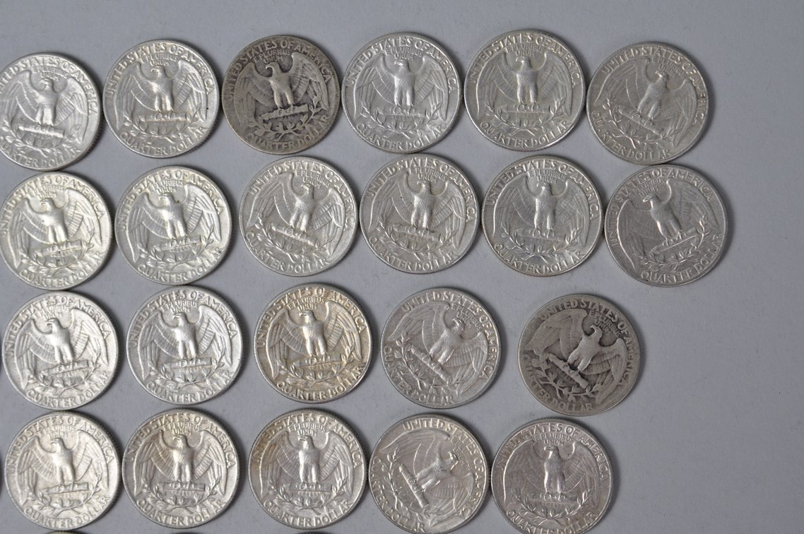 1945 and 1964 US Silver Quarters, photo 8 of 10