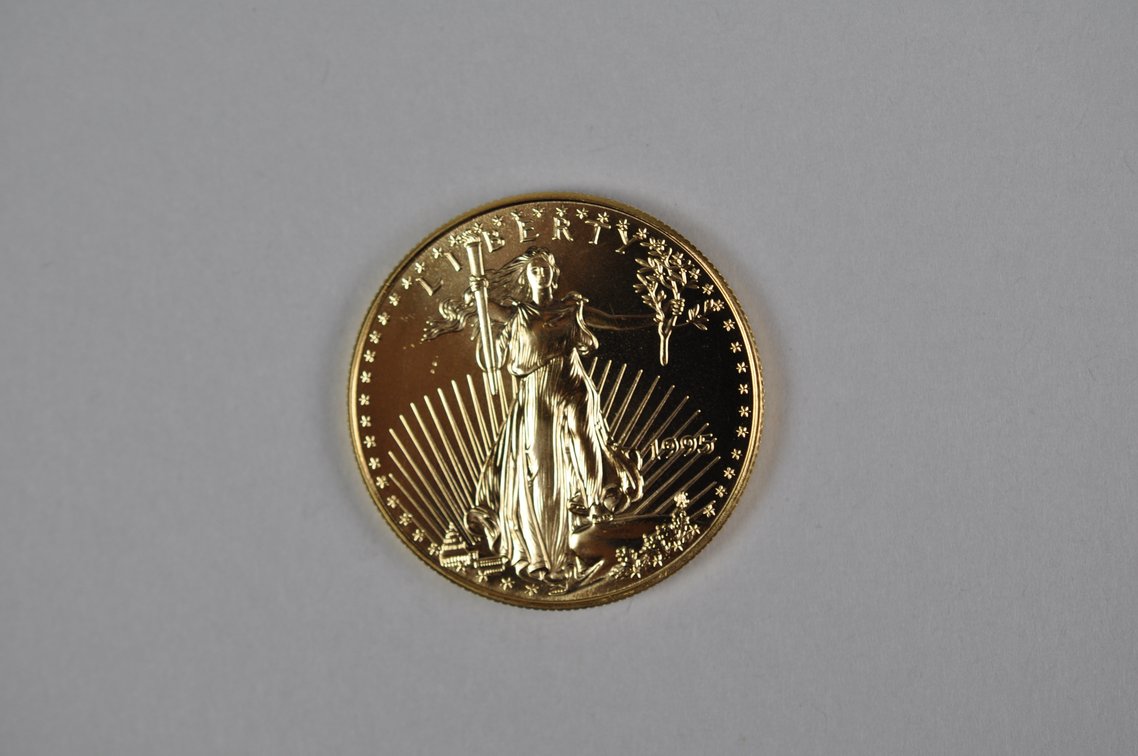 Brilliant Uncirculated Modern 1995 Gold Eagle From US Mint Tube, photo 2 of 7