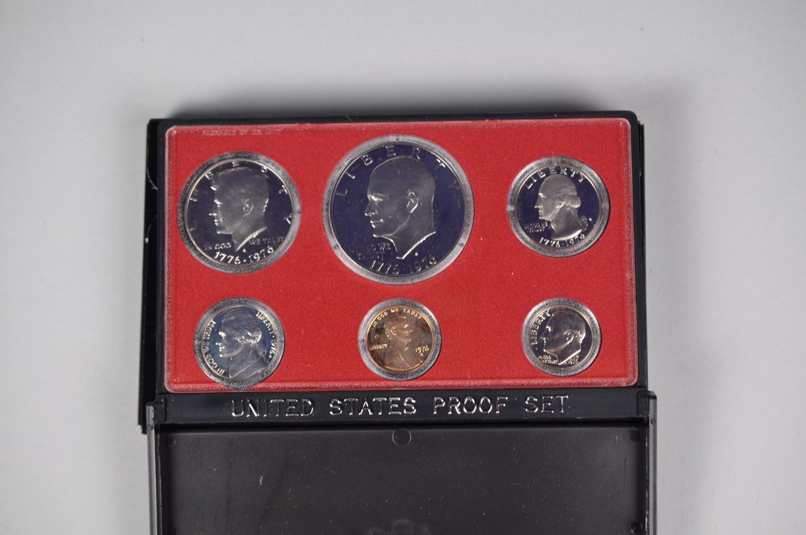 Five Original 1976 Proof Sets in Holders, photo 4 of 14