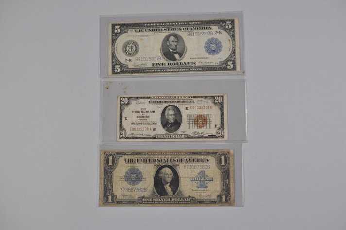 Old Type Large and Small Banknotes