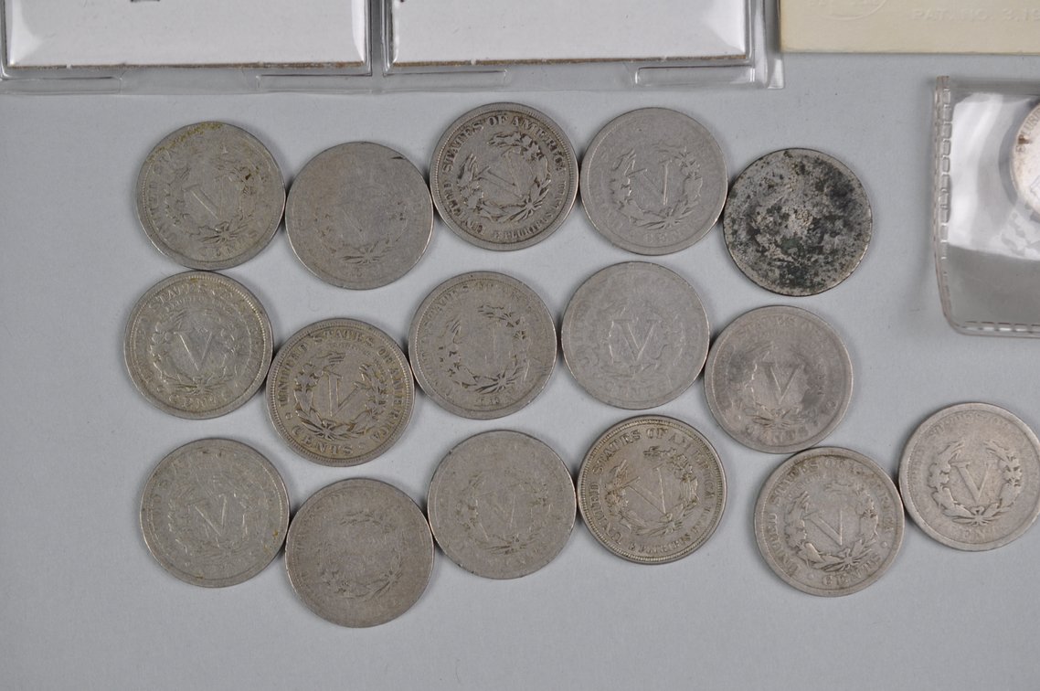 Assorted Collection of Nickels, photo 14 of 17