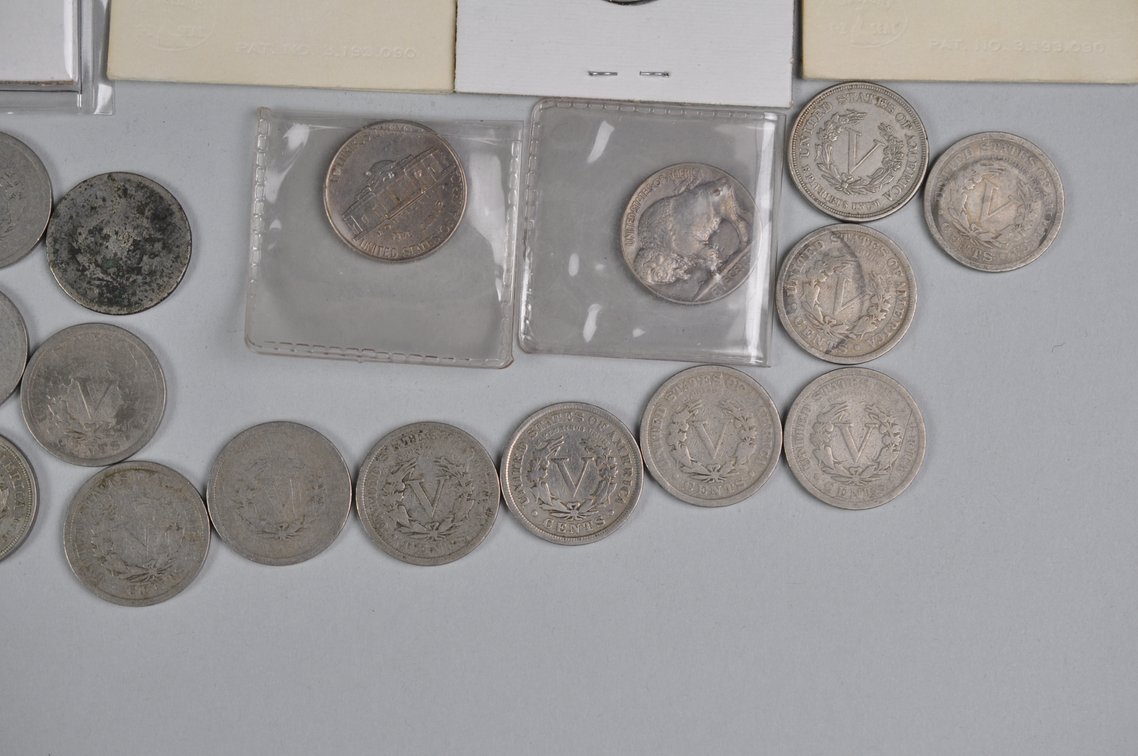 Assorted Collection of Nickels, photo 15 of 17