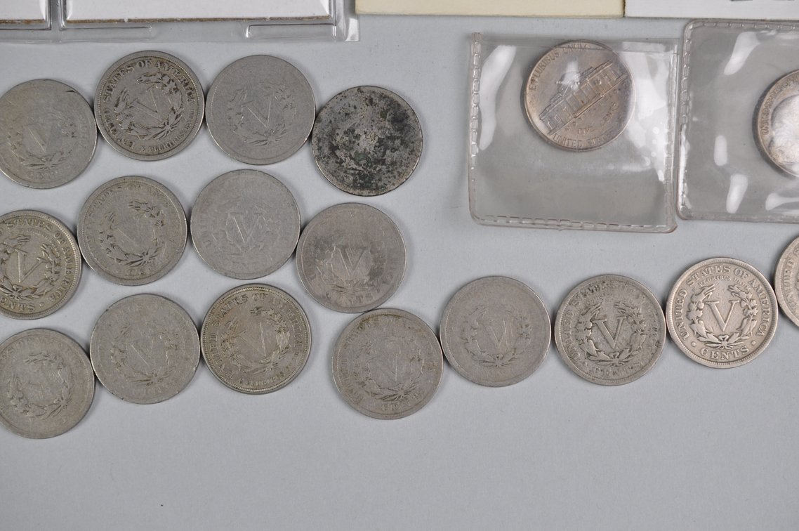 Assorted Collection of Nickels, photo 16 of 17