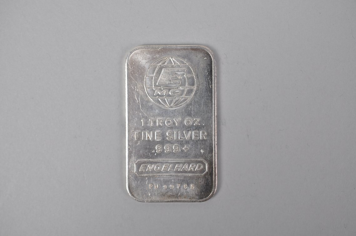 Engelhard .999 Fine silver 1 ozt. Bar, photo 2 of 7
