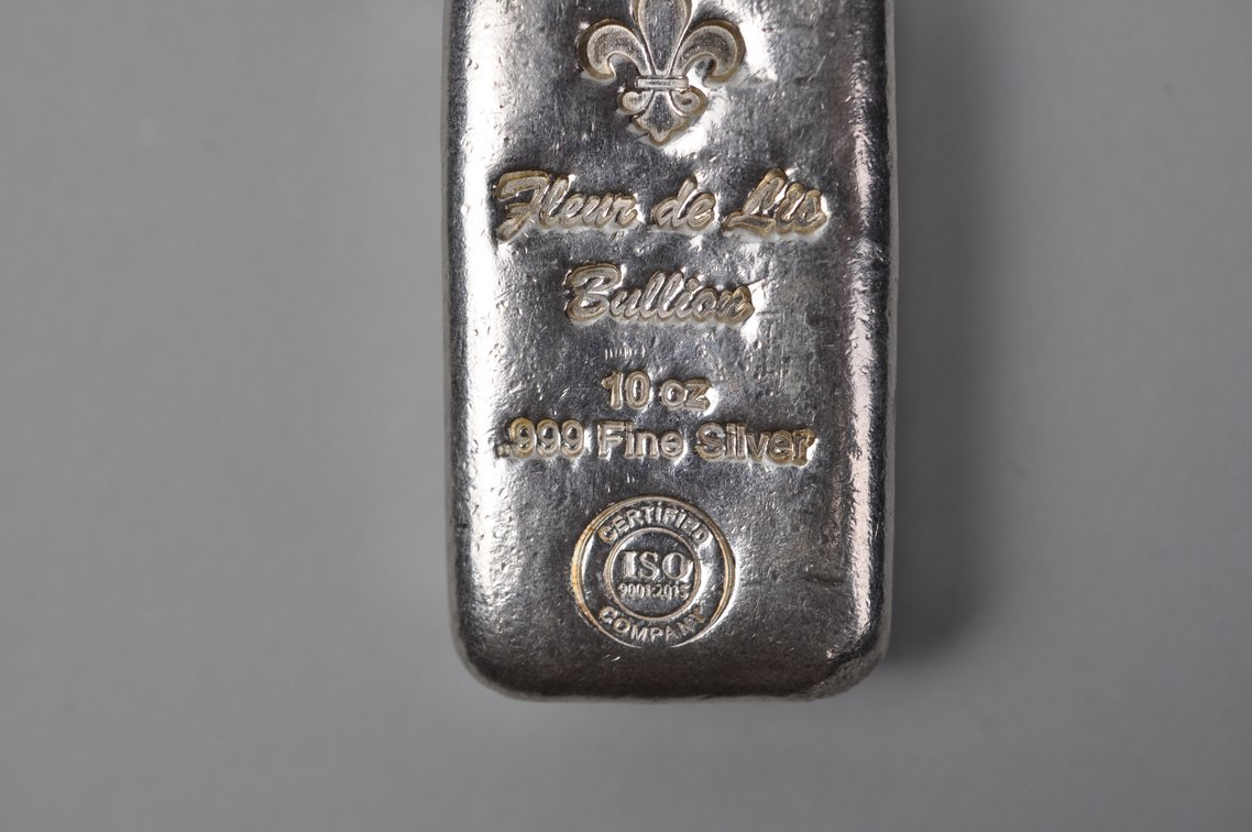 Fleur de Lis Bullion 10 ozt .999 Fine Silver Bar, photo 4 of 11