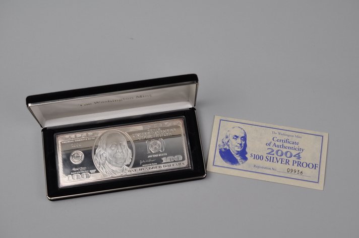 The Washington Mint Pure Silver Replica 100 Dollar Bill Bar