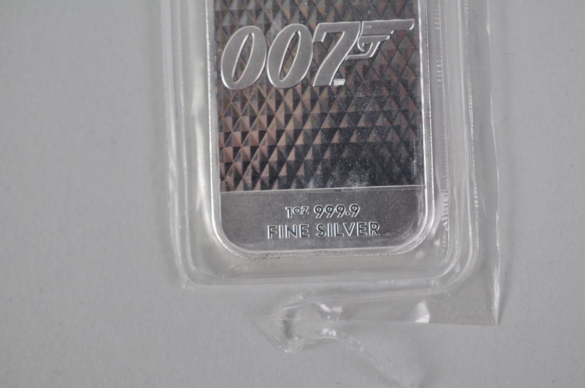 Two The Royal Mint 007 1 ozt .9999 Fine Silver Bars, photo 5 of 12