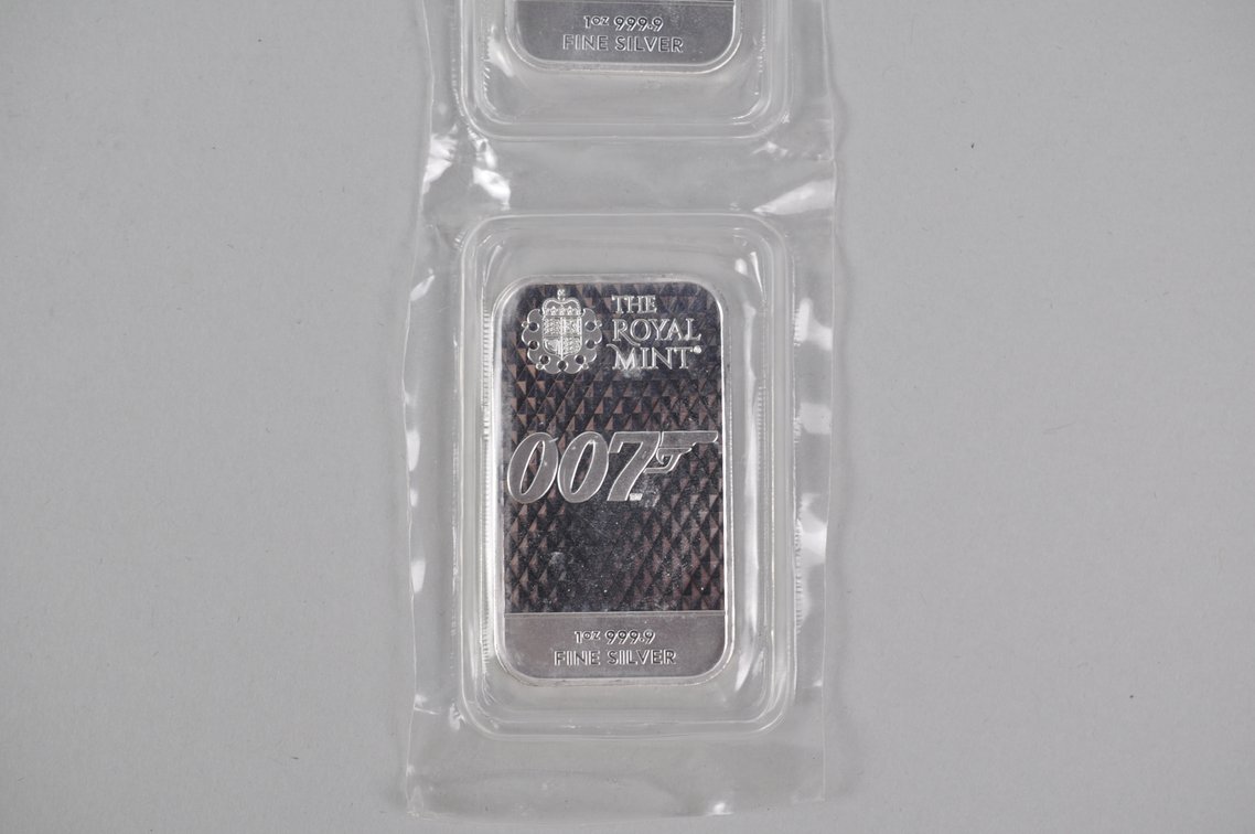 Two The Royal Mint 007 1 ozt .9999 Fine Silver Bars, photo 3 of 12