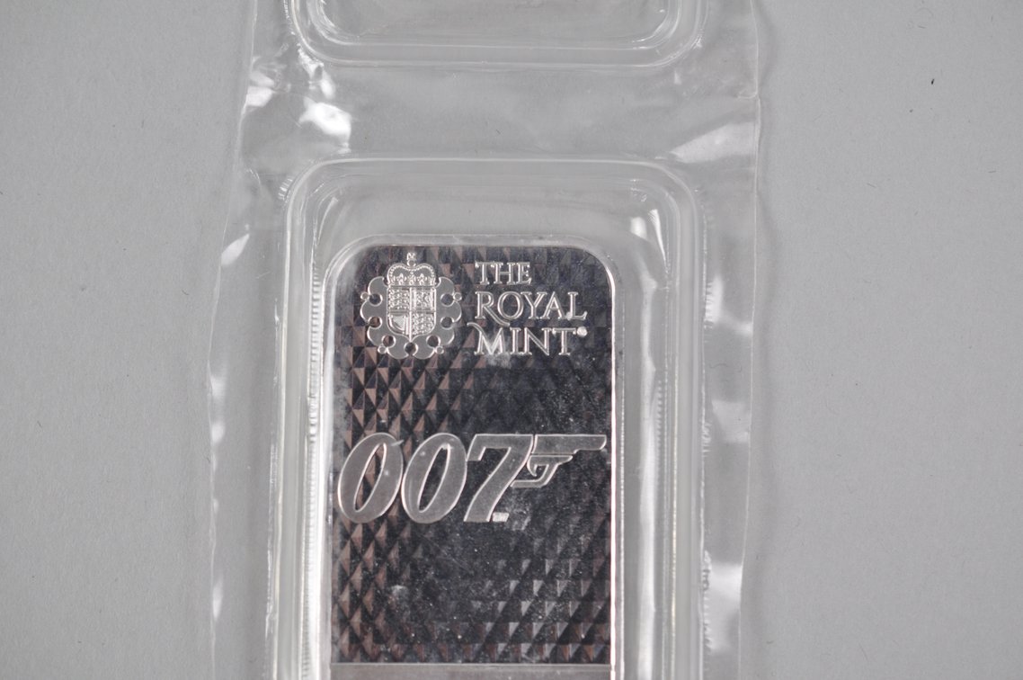 Two The Royal Mint 007 1 ozt .9999 Fine Silver Bars, photo 4 of 12