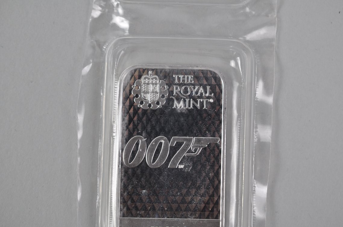 Two The Royal Mint 007 1 ozt .9999 Fine Silver Bars, photo 5 of 12