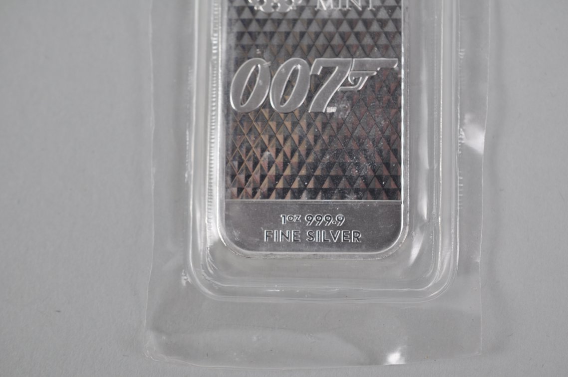 Two The Royal Mint 007 1 ozt .9999 Fine Silver Bars, photo 6 of 12