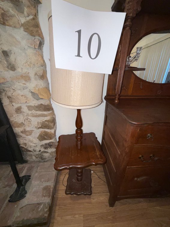 Floor lamp & table