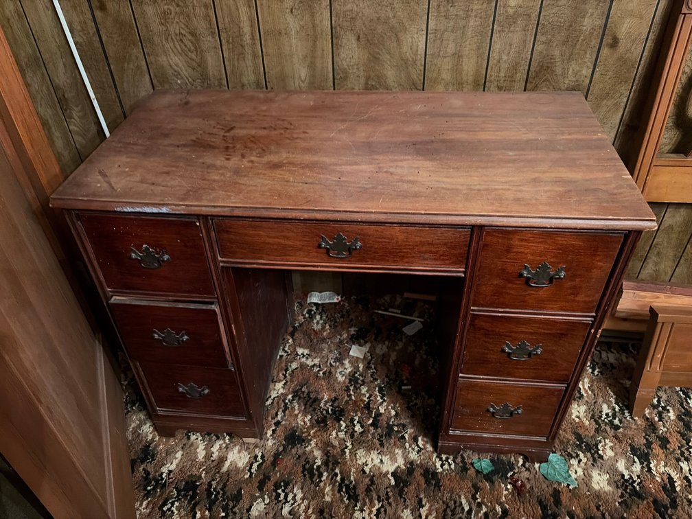 Double pedostal 7 drawer ladies desk