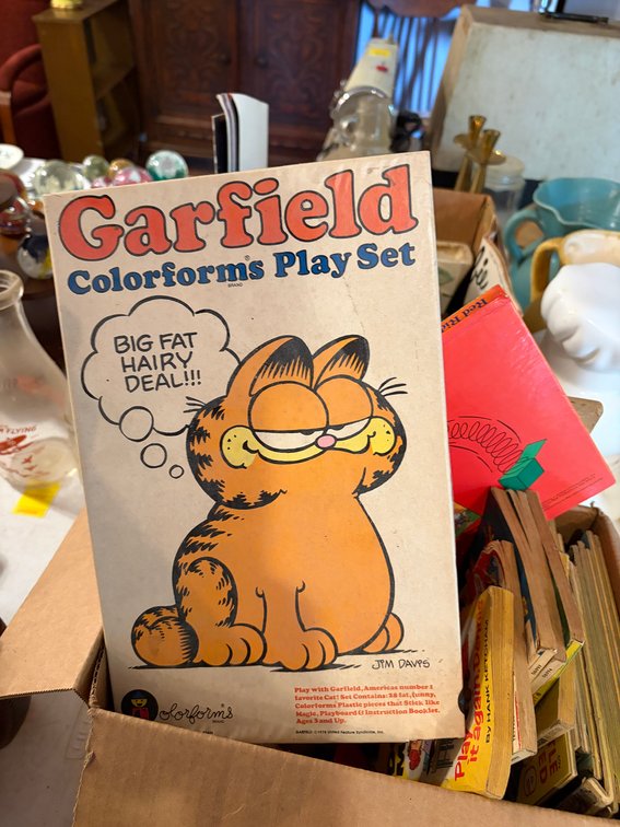 GARFIELD GAME; KIDS BOOKS AND TOYS