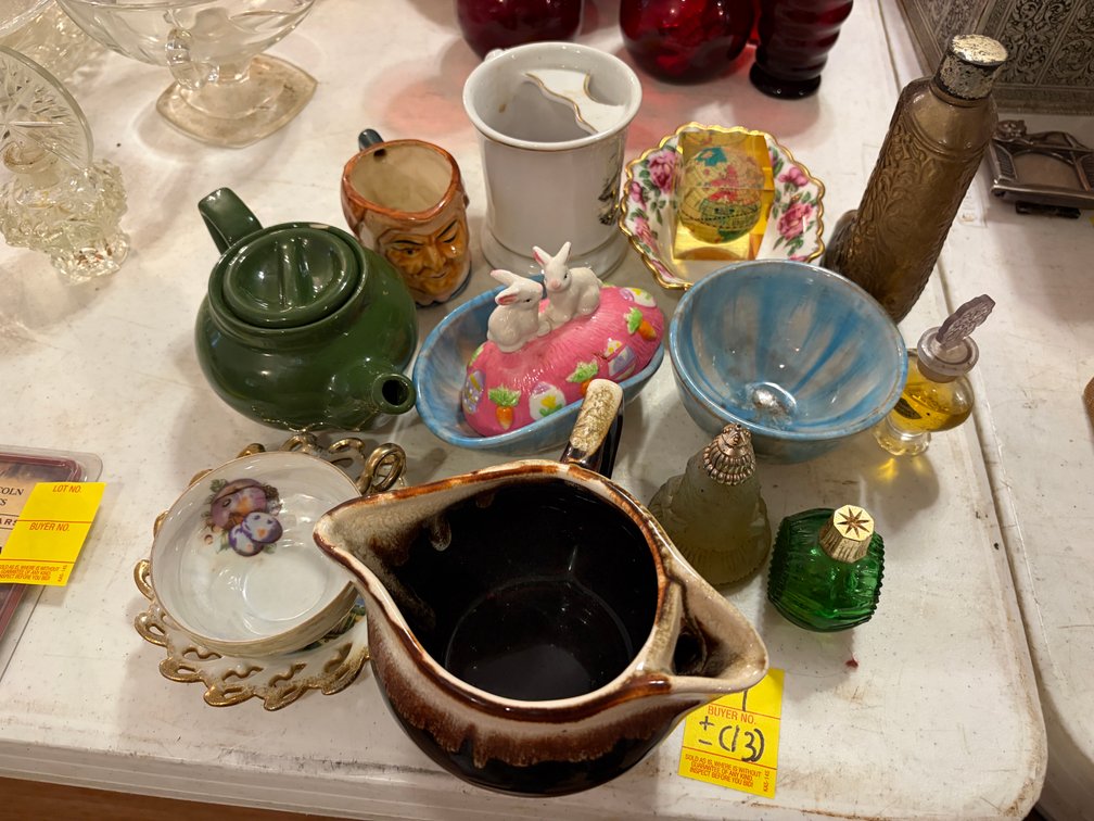 MISC GLASSWARE AND WHATNOTS