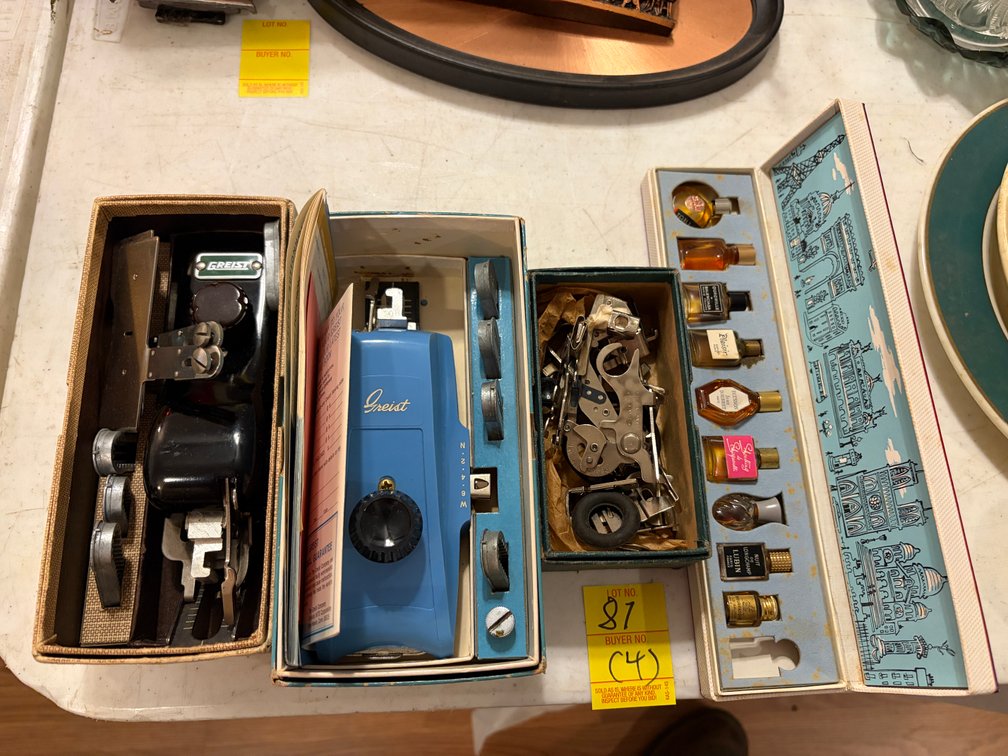 2 BUTTONHOLERS AND ATTACHMENTS AND PARFUMES