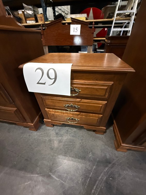 3 DRAWER NIGHSTAND
