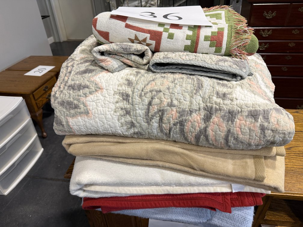 4 BLANKETS; SPREAD; WITH PILLOW SHAMS AND THROW