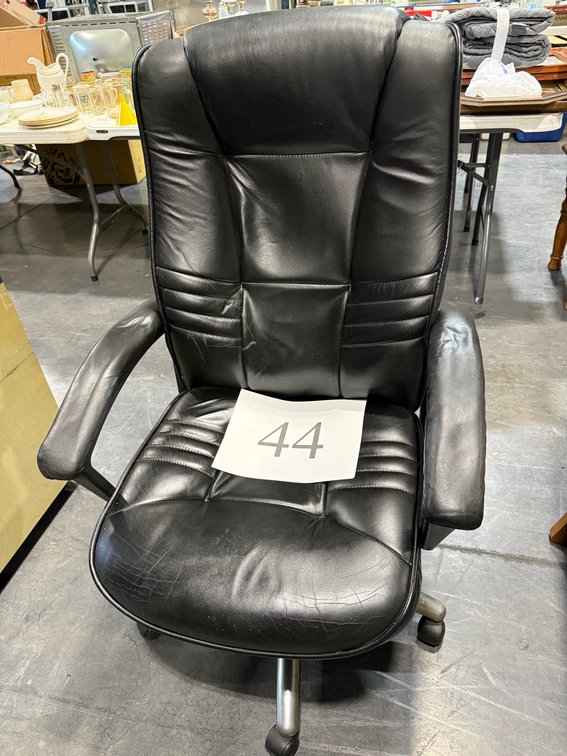 EXECUTIVE ARMCHAIR