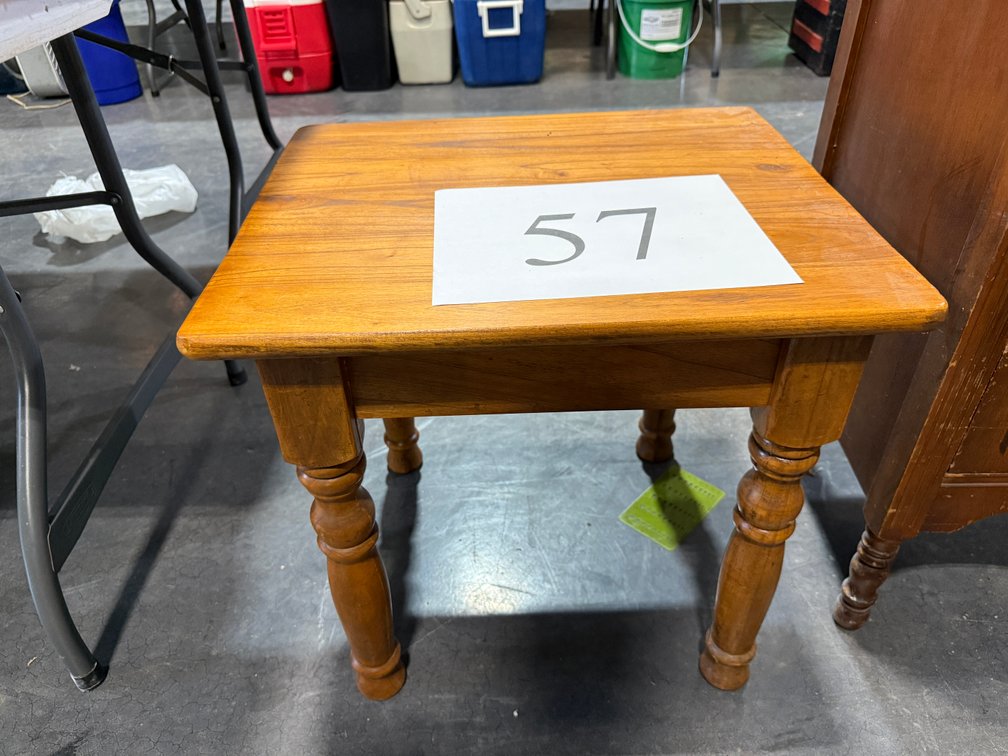 PINE TURN LEGGED SIDE TABLE
