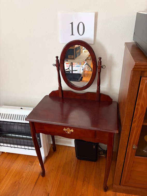CHERRY BROWN WOOD VANITY TABLE; QUEEN ANNE LEGS