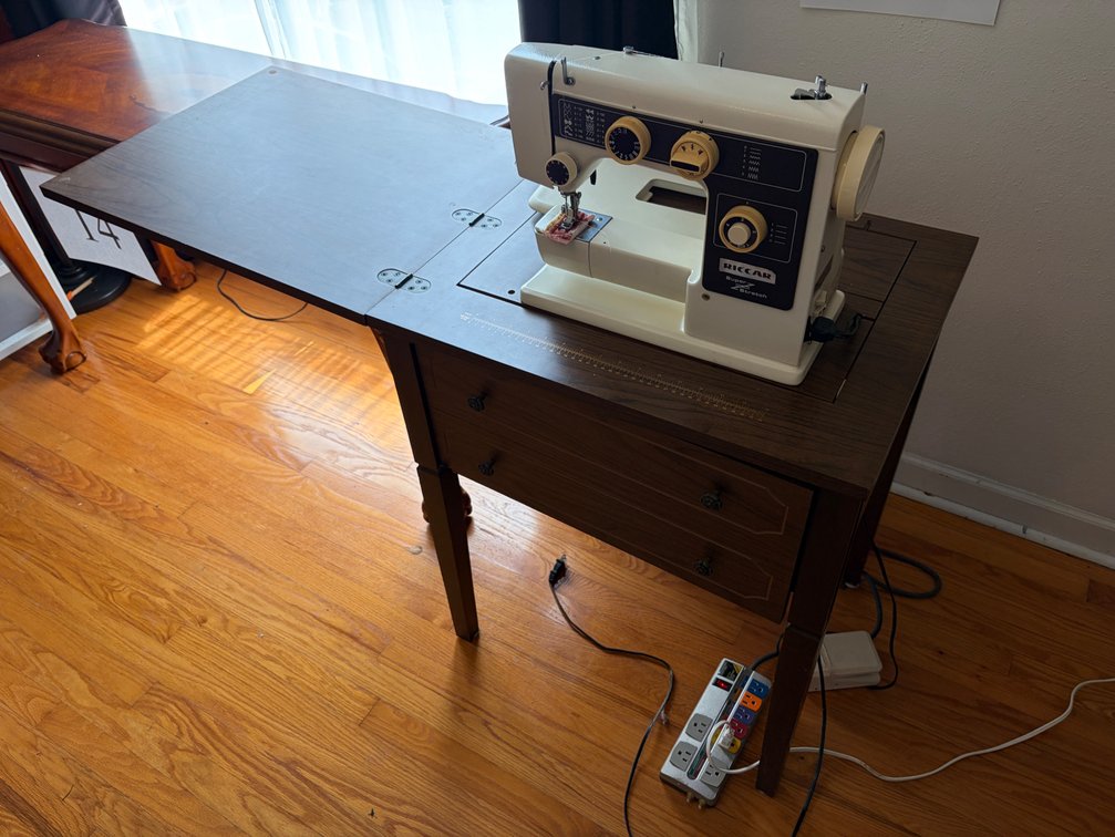 RICCAR SUPER STRETCH SEWING MACHINE