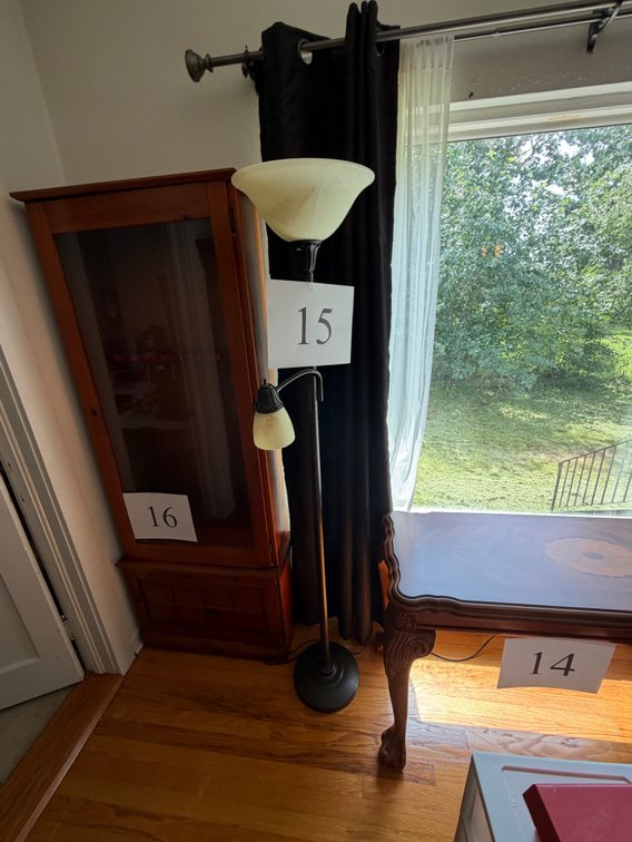 FLOOR LAMP