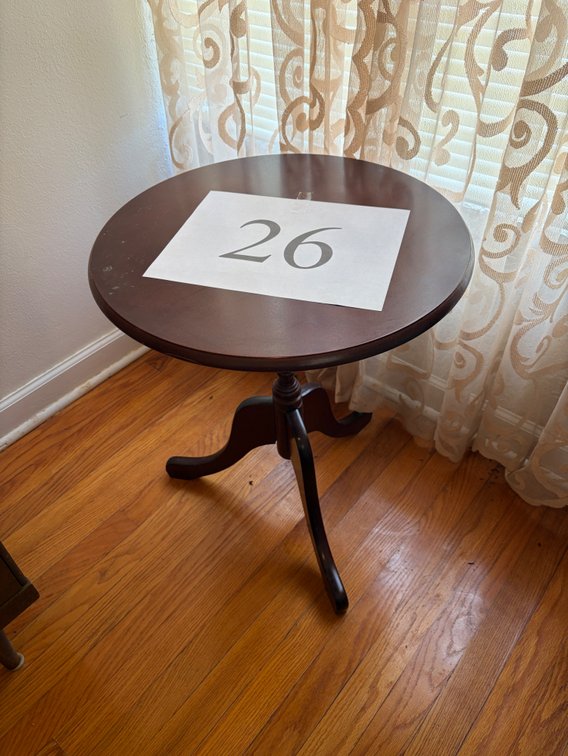 MAHOGANY PEDESTAL TABLE